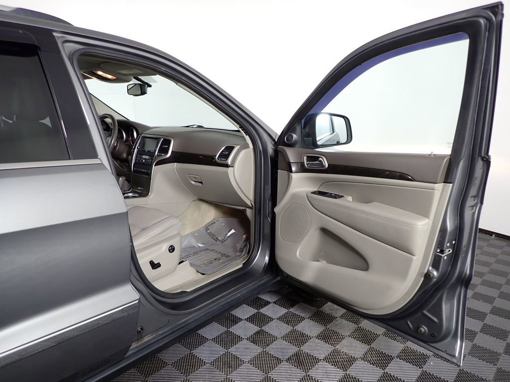 Used 2012 Jeep Grand Cherokee Laredo image 42