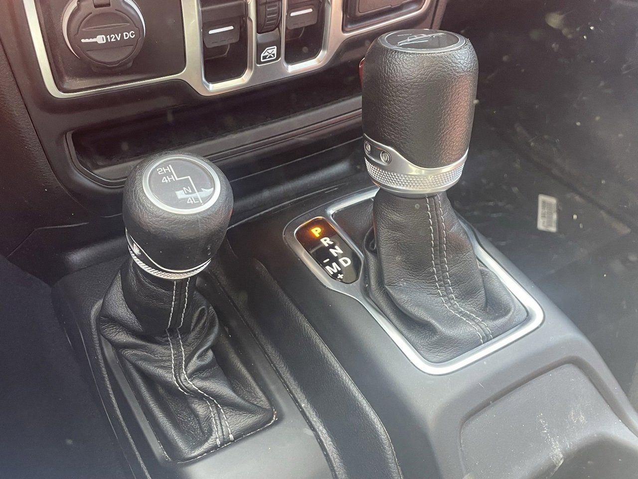 Used 2025 Jeep Gladiator Sport image 5