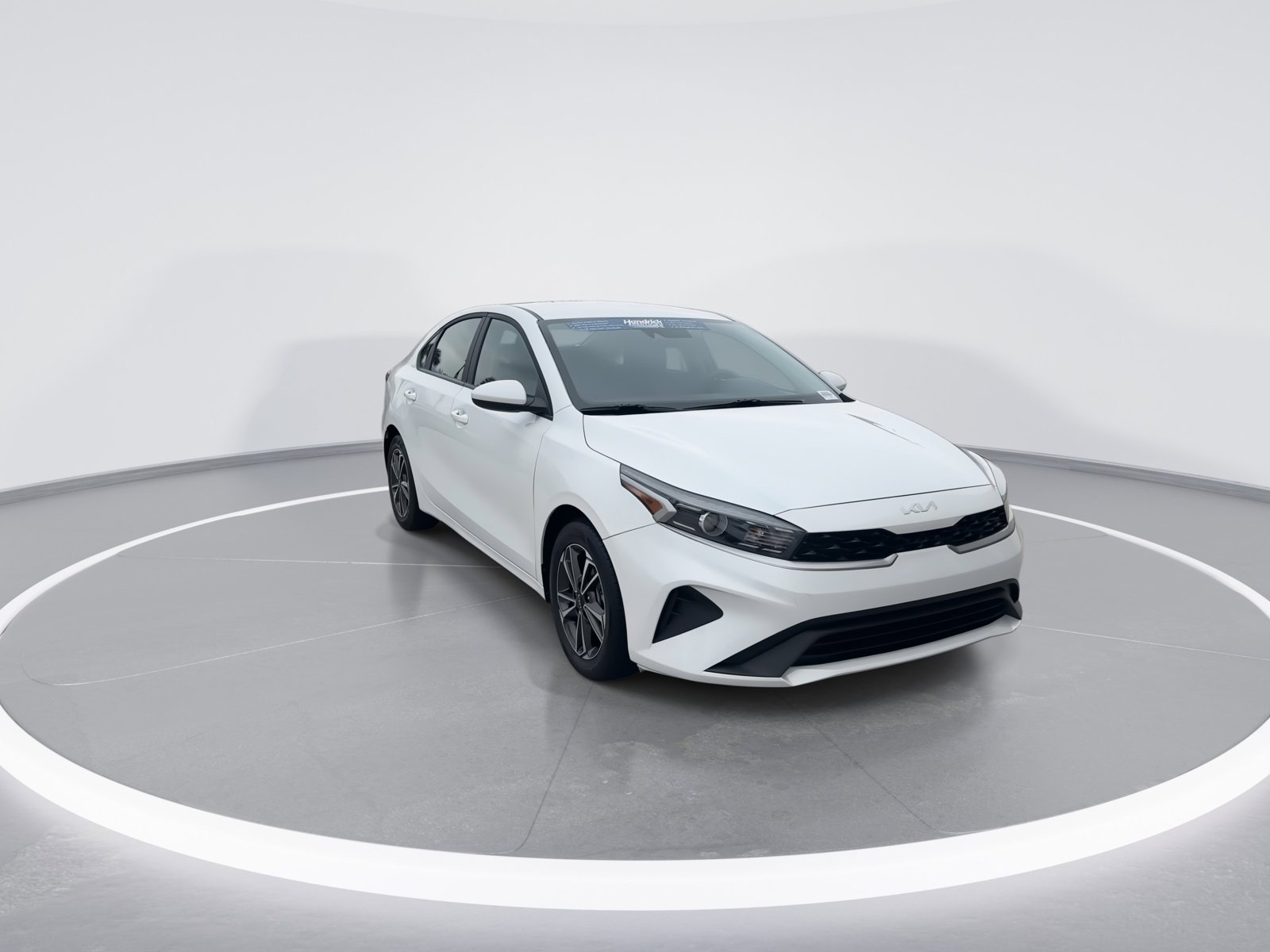 Used 2024 Kia Forte LXS image 2