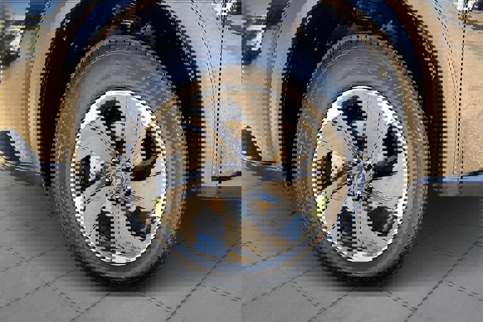 Used 2025 Nissan Rogue SV image 11