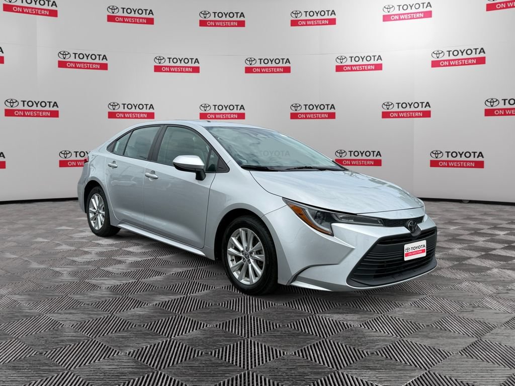 Used 2024 Toyota Corolla LE w/ LE Premium Package FWD image 3