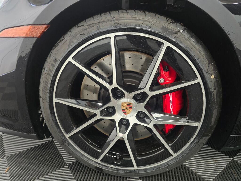 New 2026 Porsche 911 Carrera 4S image 21