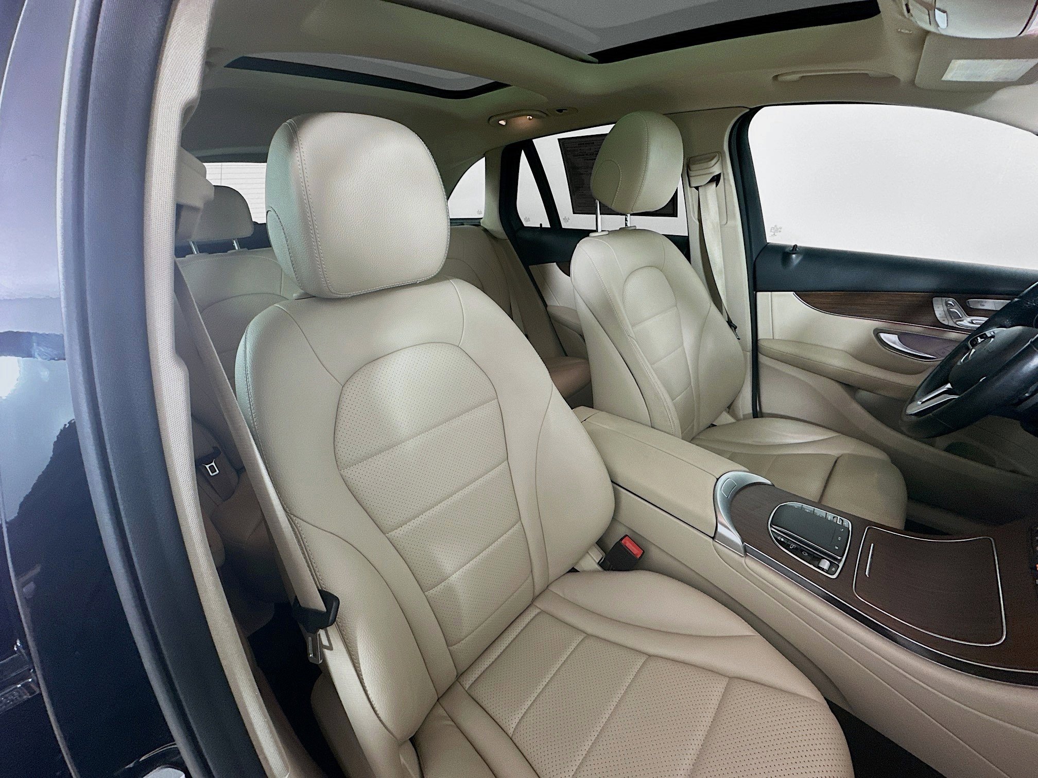 Used 2022 Mercedes-Benz GLC 300 4MATIC image 40