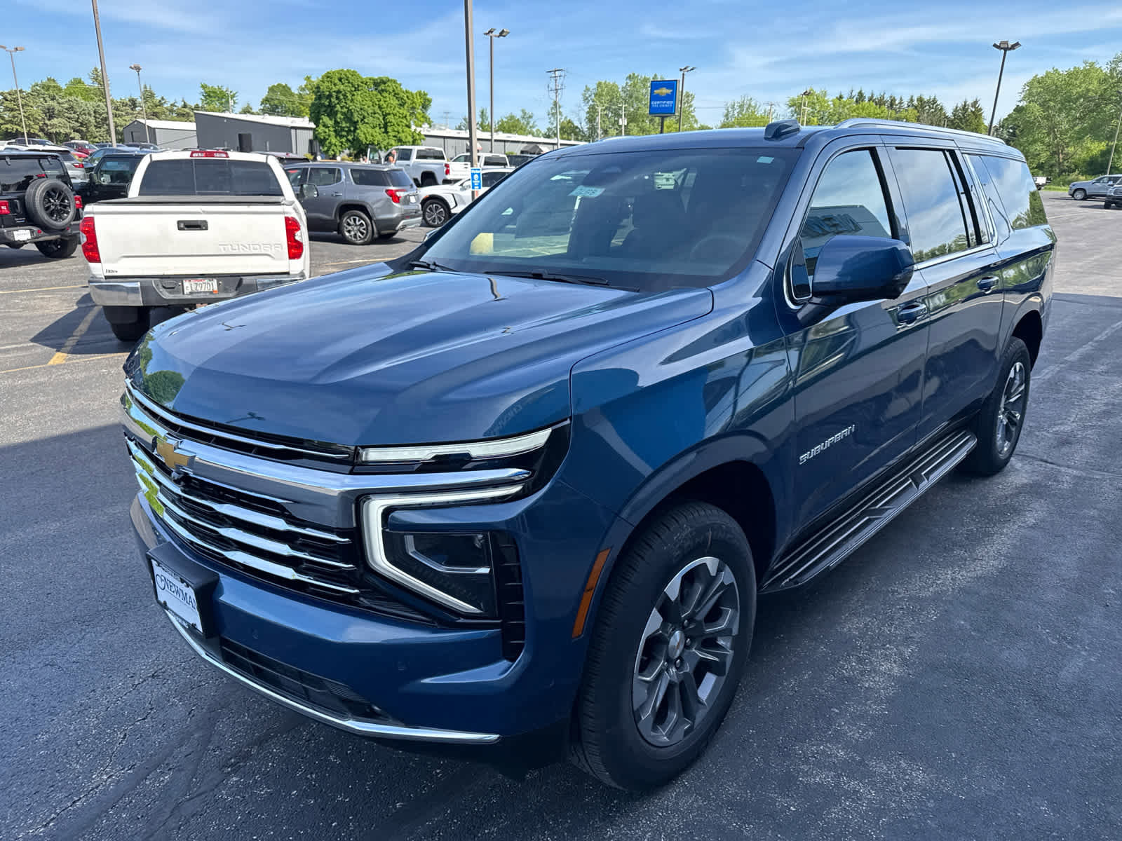 New 2026 Chevrolet Suburban LT w/ Comfort Package AWD/4WD image 12
