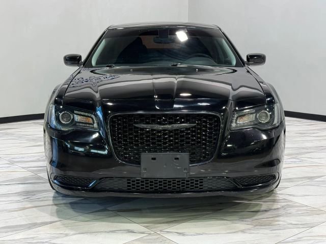 Used 2023 Chrysler 300 Touring w/ Sport Appearance Package RWD image 3
