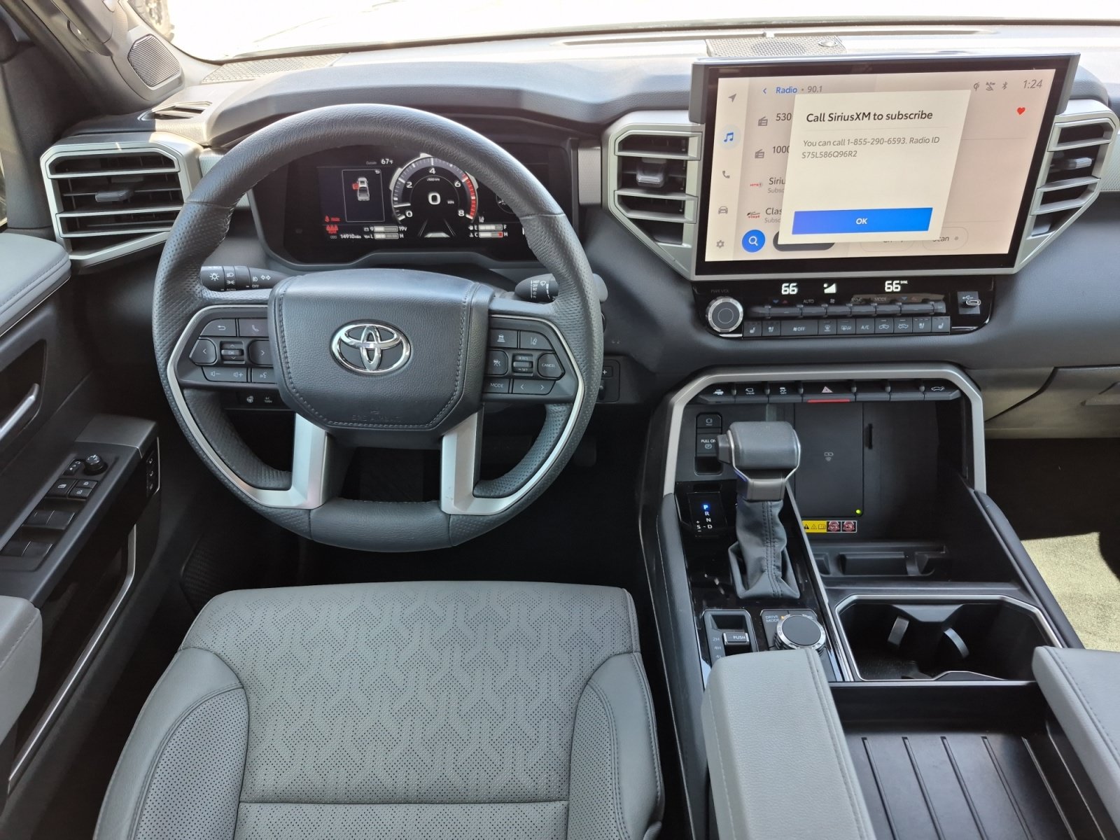 Used 2025 Toyota Tundra Limited AWD/4WD image 19