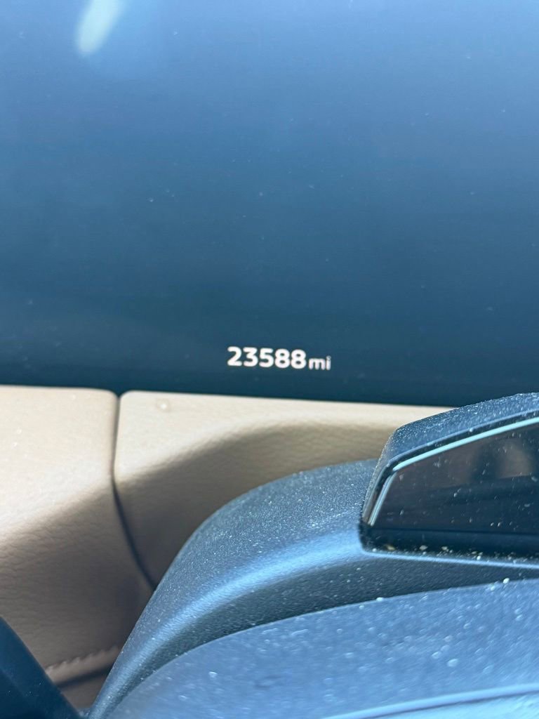 Used 2025 Nissan Armada SL w/ Captain's Chari Seat Package AWD/4WD image 10