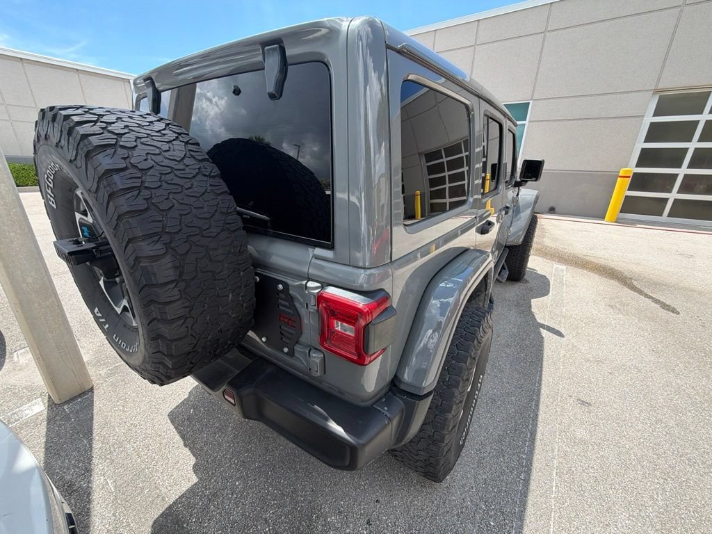 Used 2022 Jeep Wrangler Unlimited Rubicon 4xe AWD/4WD image 4
