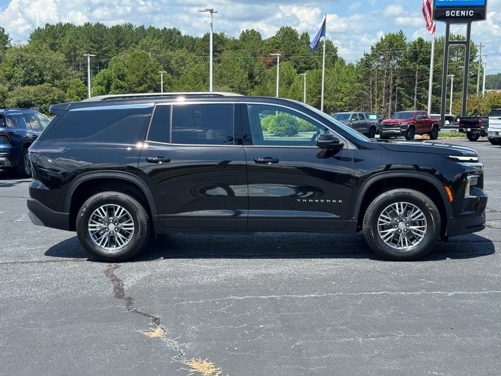 New 2026 Chevrolet Traverse LT w/ Driver Confidence Package image 2