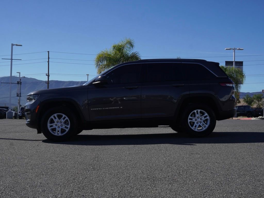 Used 2022 Jeep Grand Cherokee Laredo w/ Luxury Tech Group I image 8