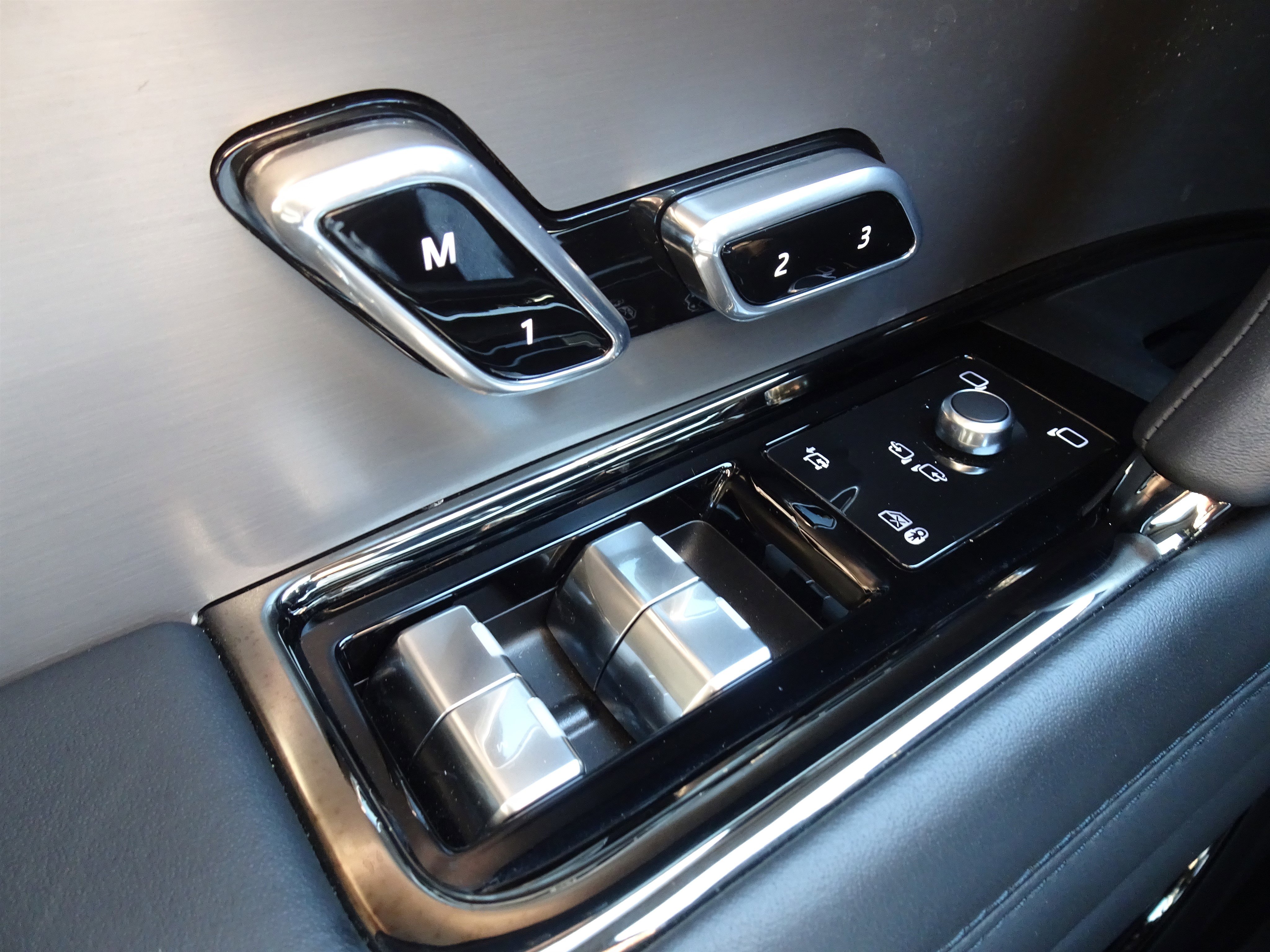 Certified 2024 Land Rover Range Rover Sport Dynamic SE image 33