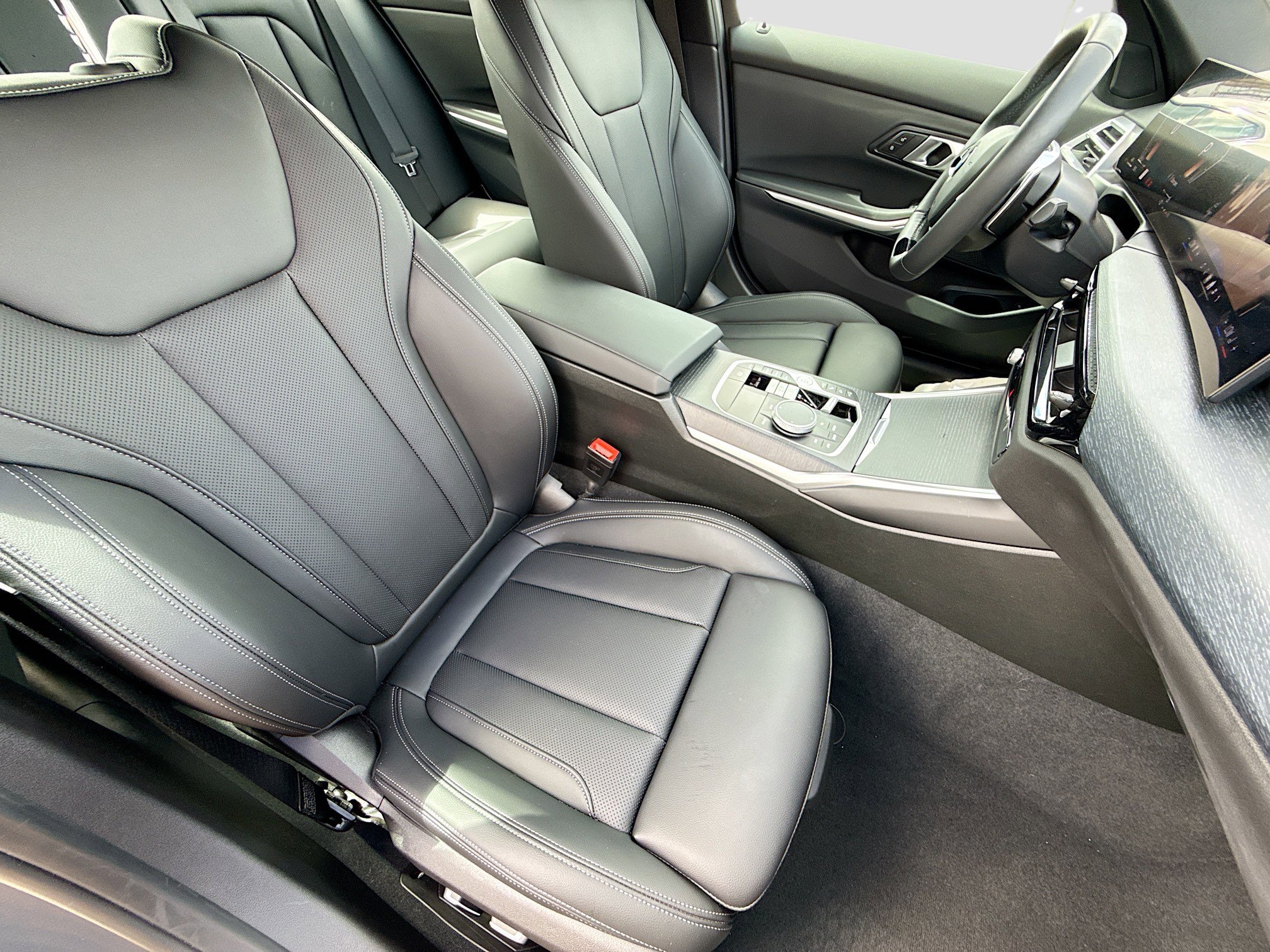 Used 2025 BMW 330i Sedan RWD image 15