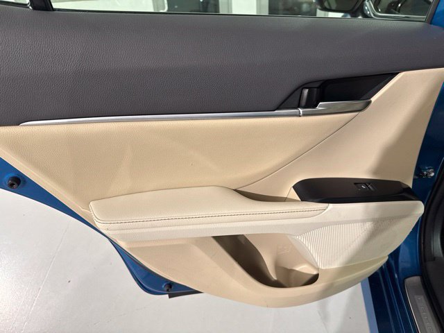 Used 2019 Toyota Camry XLE FWD image 15