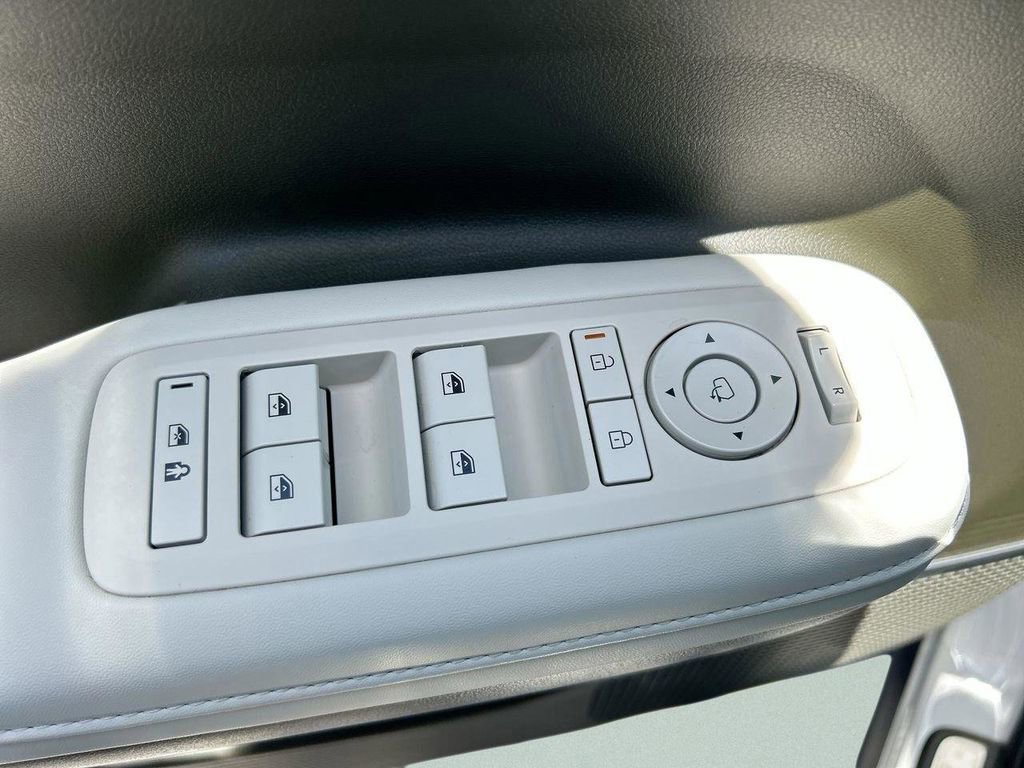 Certified 2025 Hyundai Santa Fe Calligraphy FWD image 23