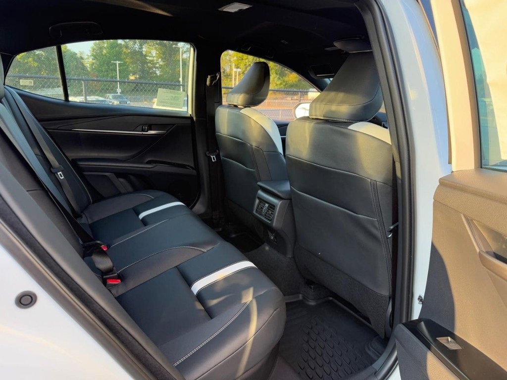 New 2026 Toyota Camry SE image 7