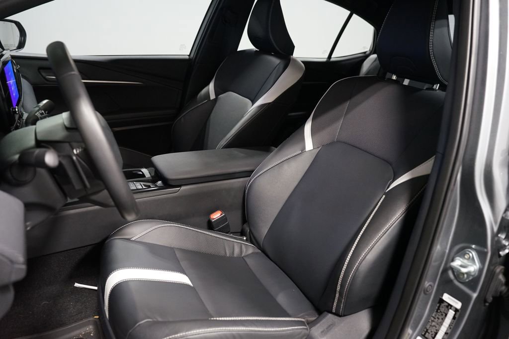 Used 2025 Toyota Camry SE FWD image 6