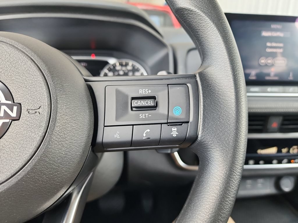 Used 2024 Nissan Rogue SV FWD image 24