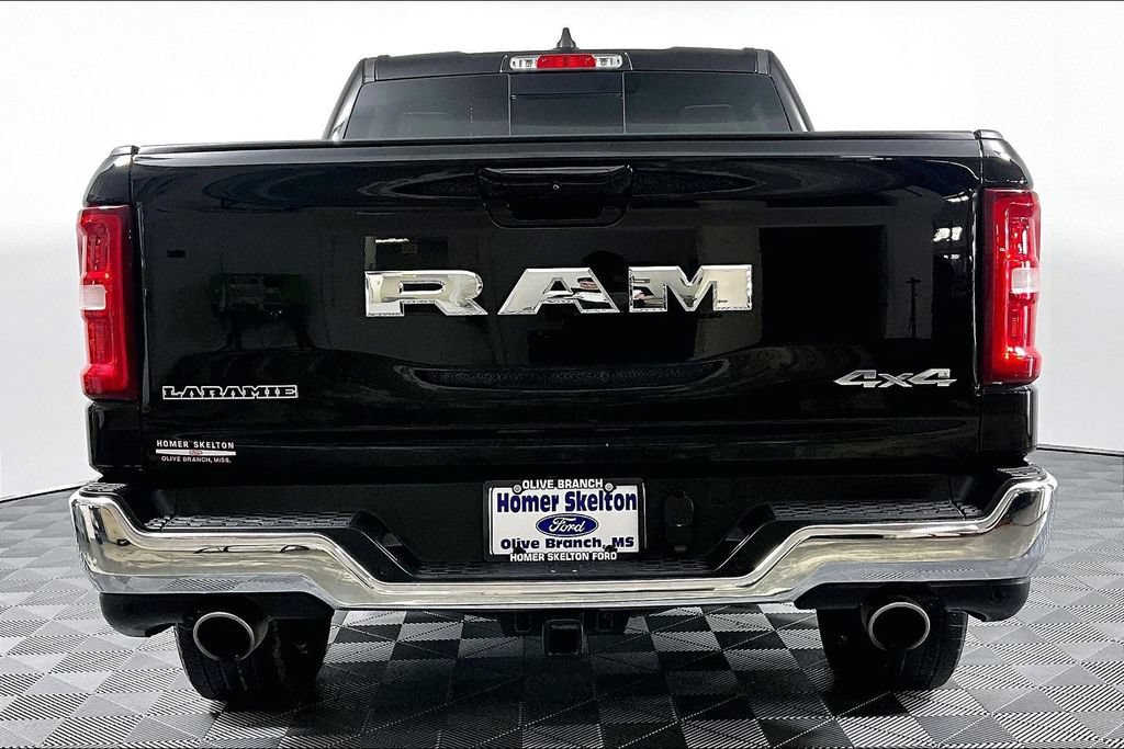 Used 2025 RAM 1500 Laramie AWD/4WD image 4