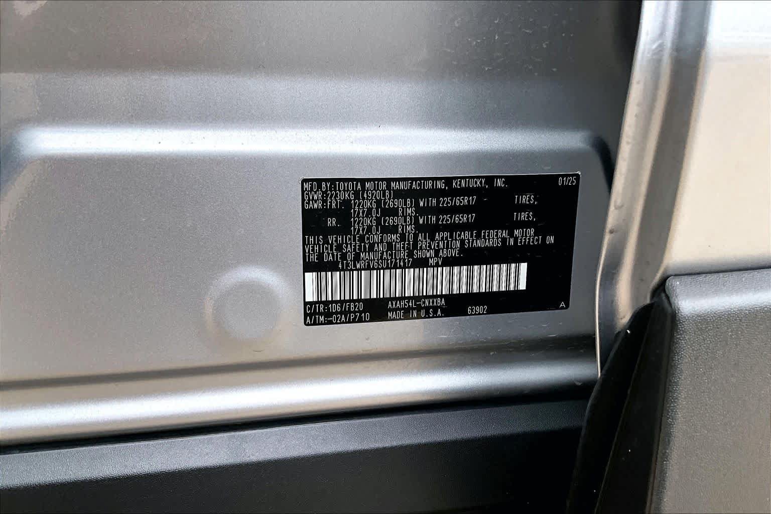 Used 2025 Toyota RAV4 LE AWD/4WD image 34