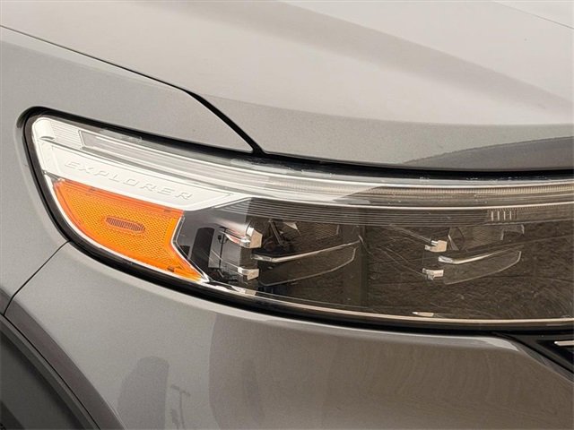 Used 2021 Ford Explorer XLT image 21