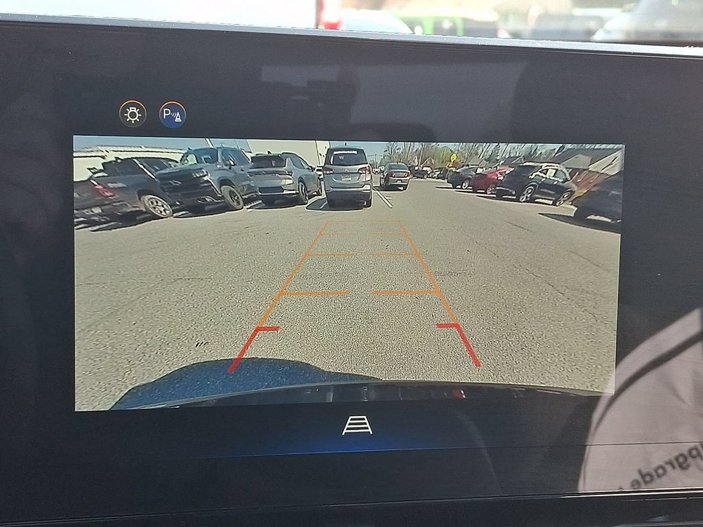 Used 2025 Chevrolet Equinox LT FWD image 20