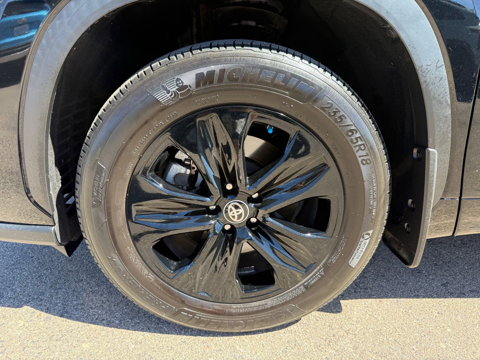 Used 2024 Toyota Highlander XLE AWD/4WD image 47