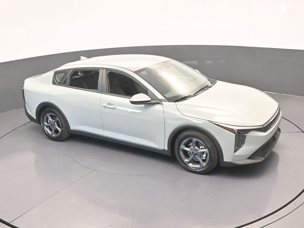 Used 2025 Kia K4 LXS image 48