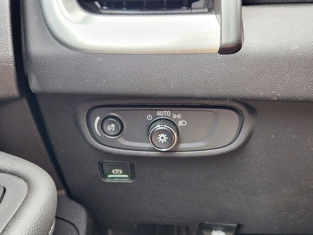 Used 2024 GMC Terrain SLE FWD image 22