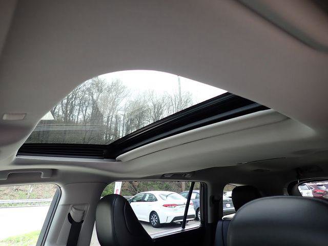 Certified 2021 Toyota Highlander XLE image 24