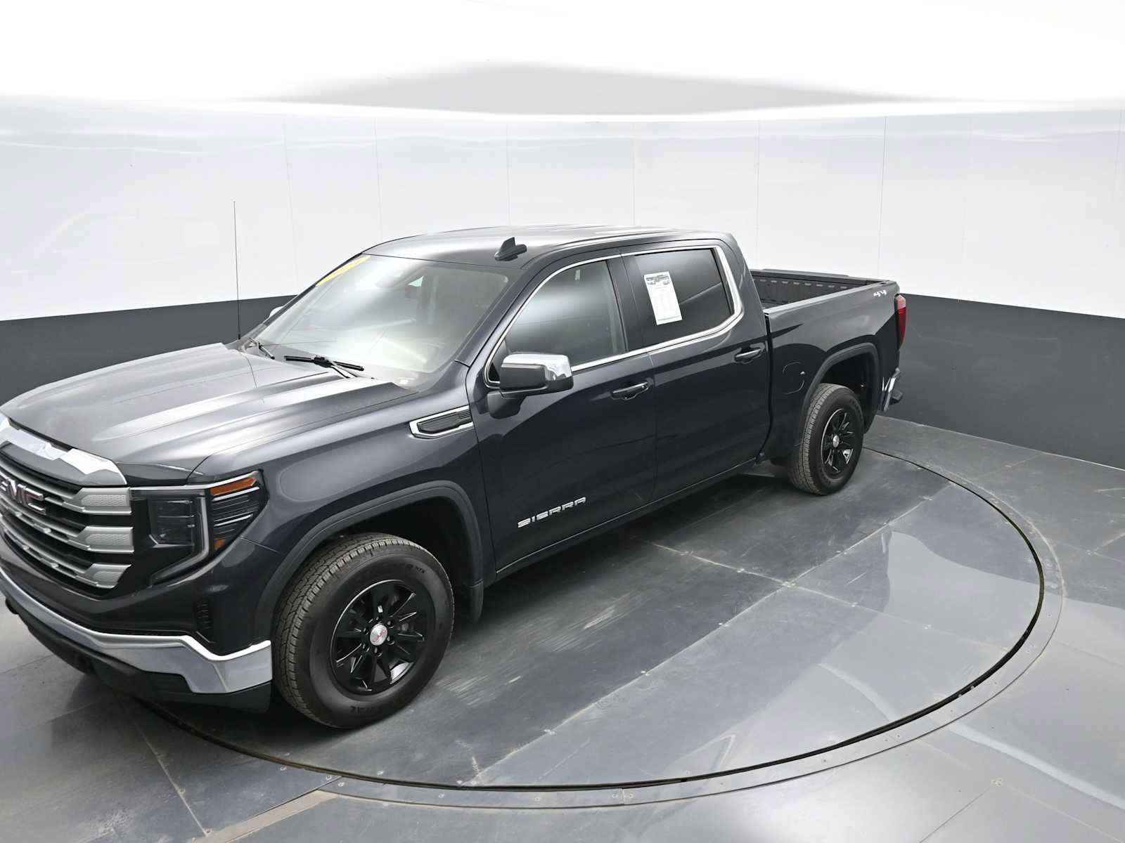 Used 2024 GMC Sierra 1500 SLE AWD/4WD image 23