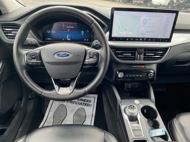 Used 2023 Ford Escape Platinum AWD/4WD image 5