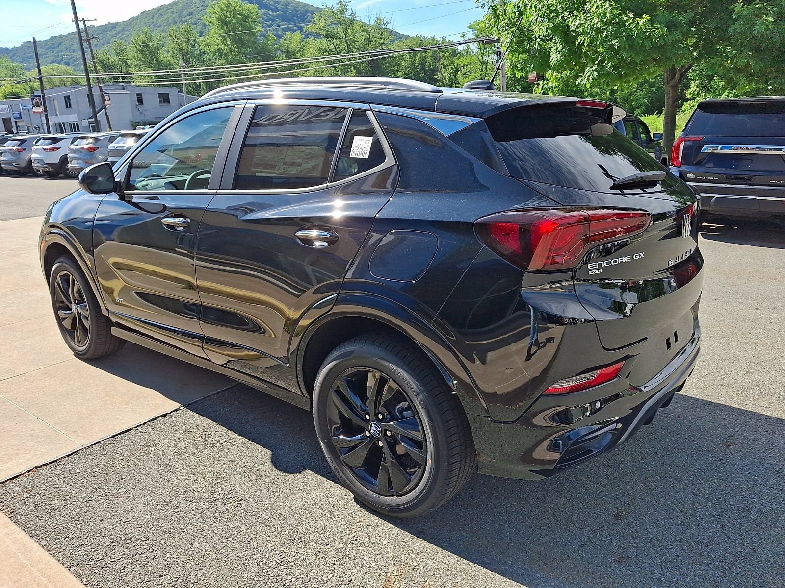 New 2026 Buick Encore GX Sport Touring w/ Comfort Package AWD/4WD image 4