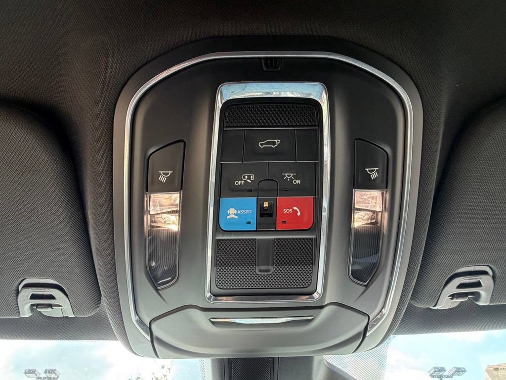 Certified 2023 Jeep Wagoneer 4WD image 34
