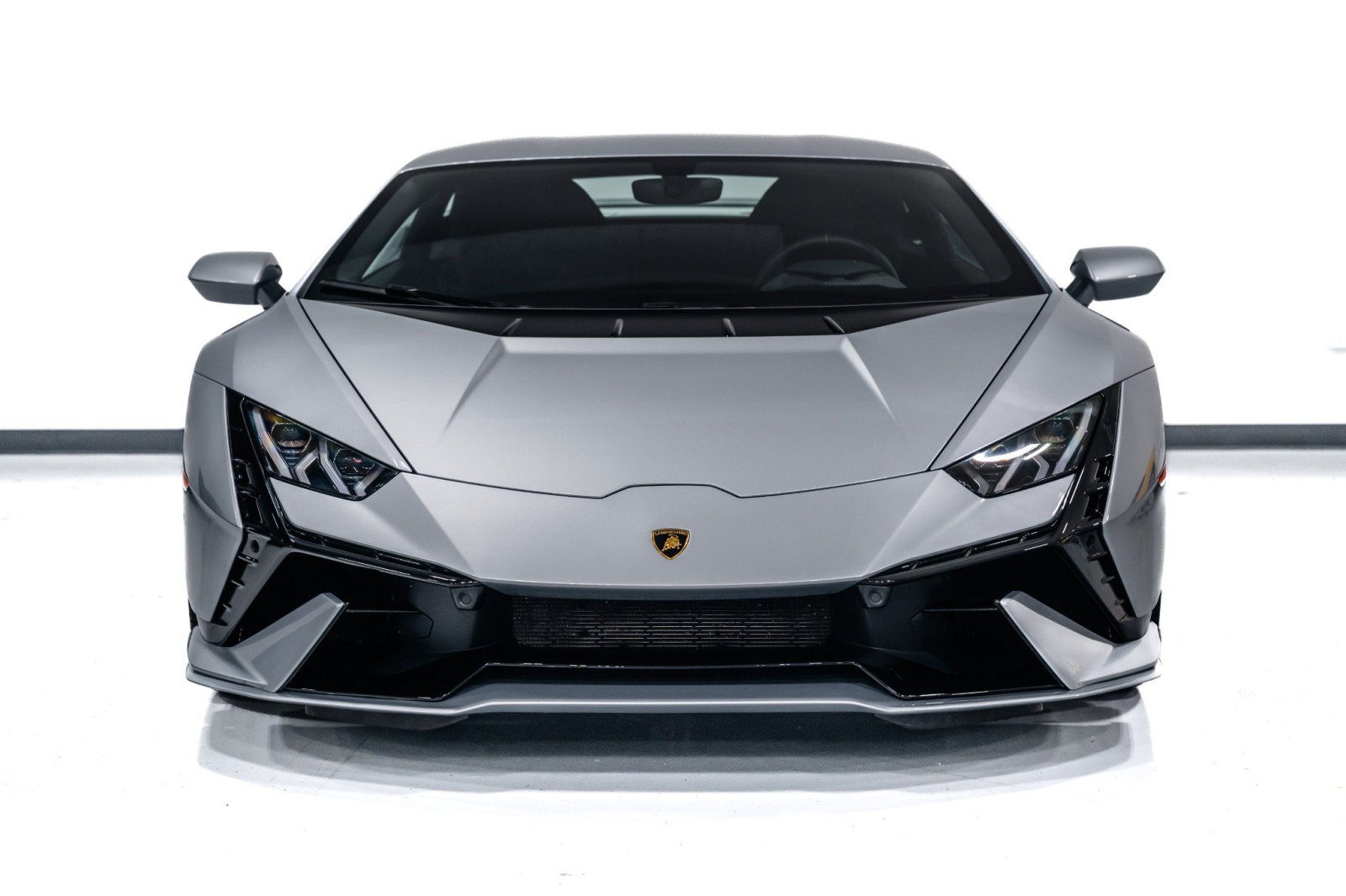 Used 2023 Lamborghini Huracan Tecnica RWD image 3