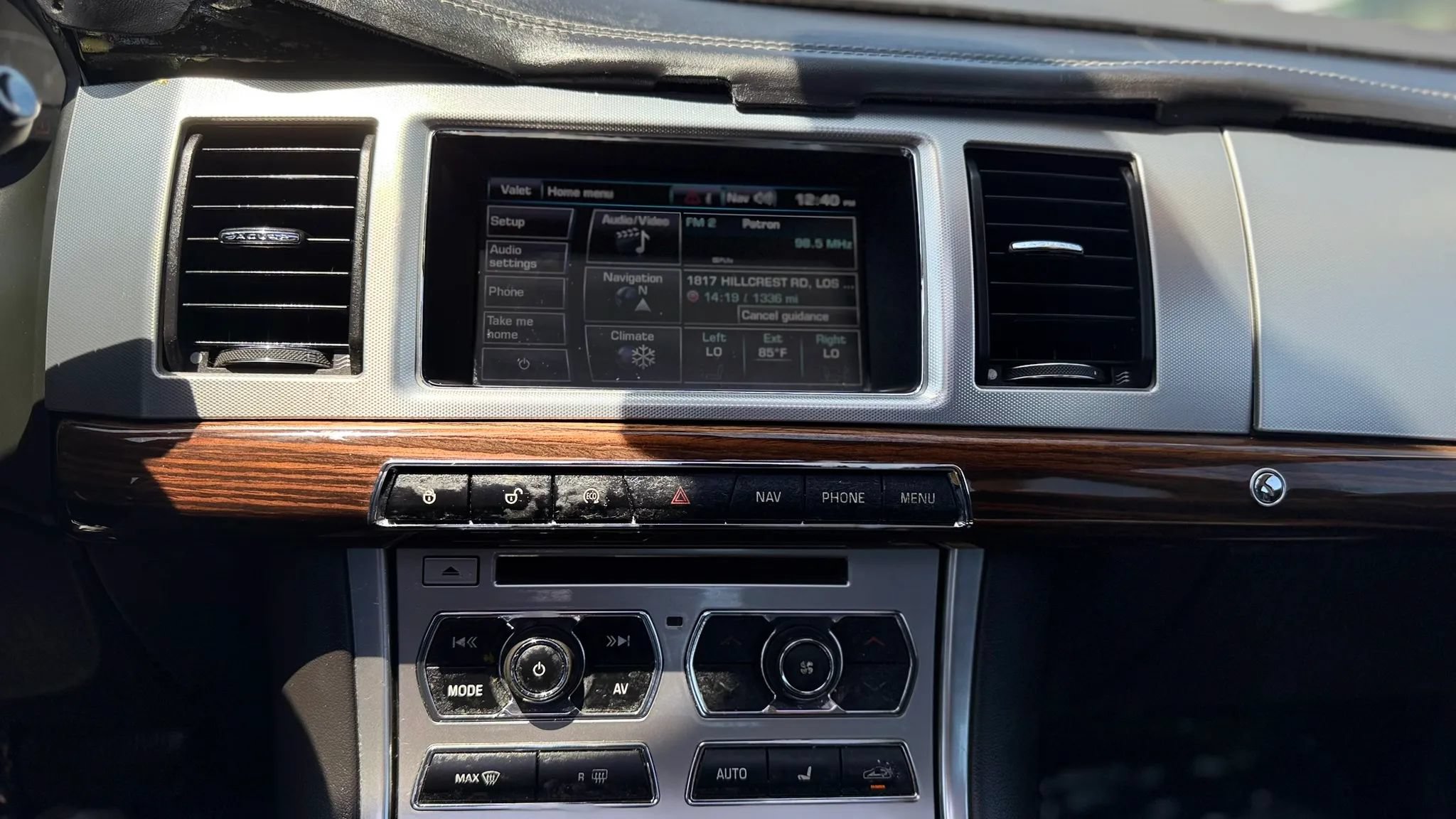Used 2015 Jaguar XF Portfolio RWD image 31