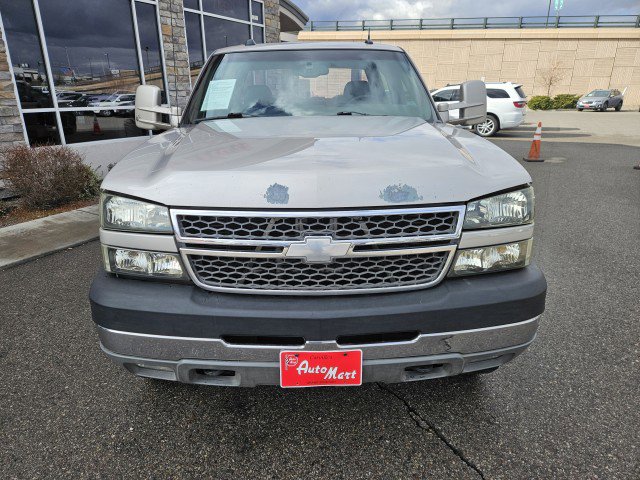 Used 2005 Chevrolet Silverado 2500 LS w/ Heavy-Duty Power Package AWD/4WD image 7