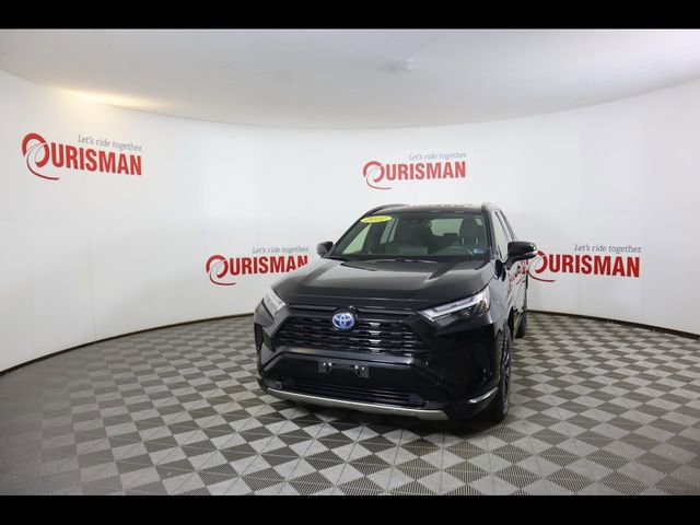 Used 2022 Toyota RAV4 SE w/ Convenience Package image 1