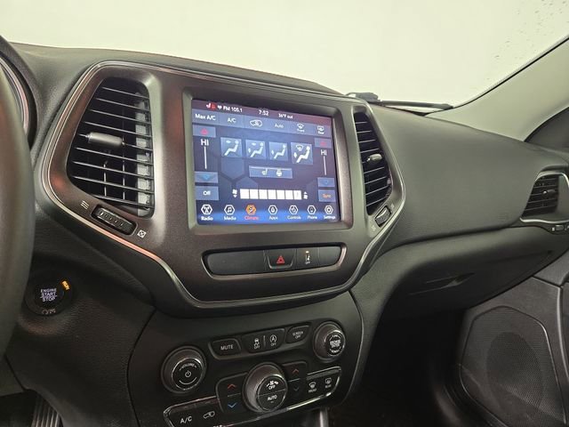 Used 2022 Jeep Cherokee Trailhawk w/ Comfort/Convenience Group image 17