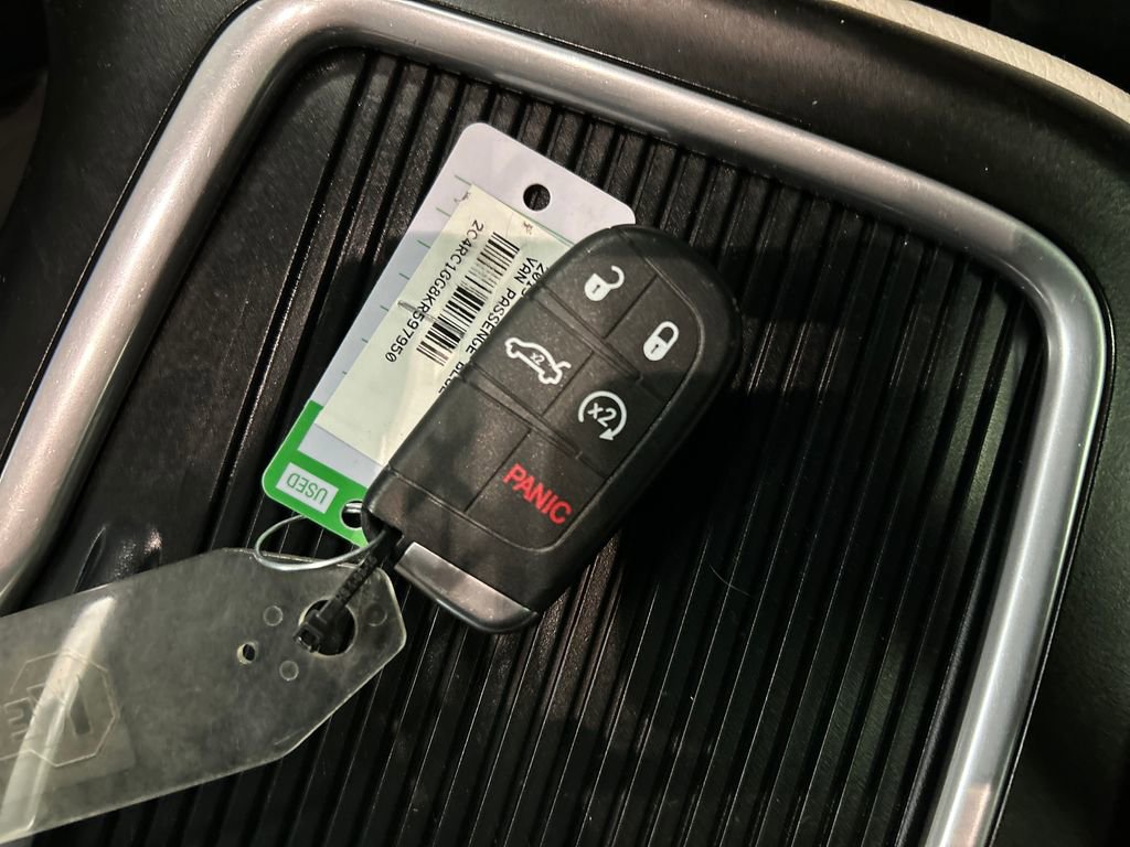 Used 2019 Chrysler Pacifica Limited FWD image 22