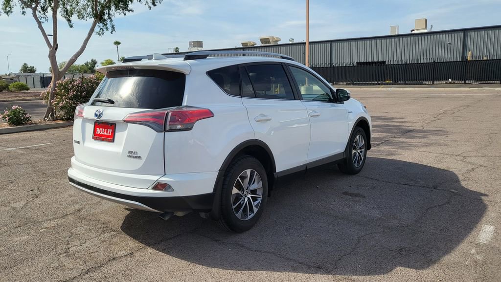 Used 2017 Toyota RAV4 XLE image 9