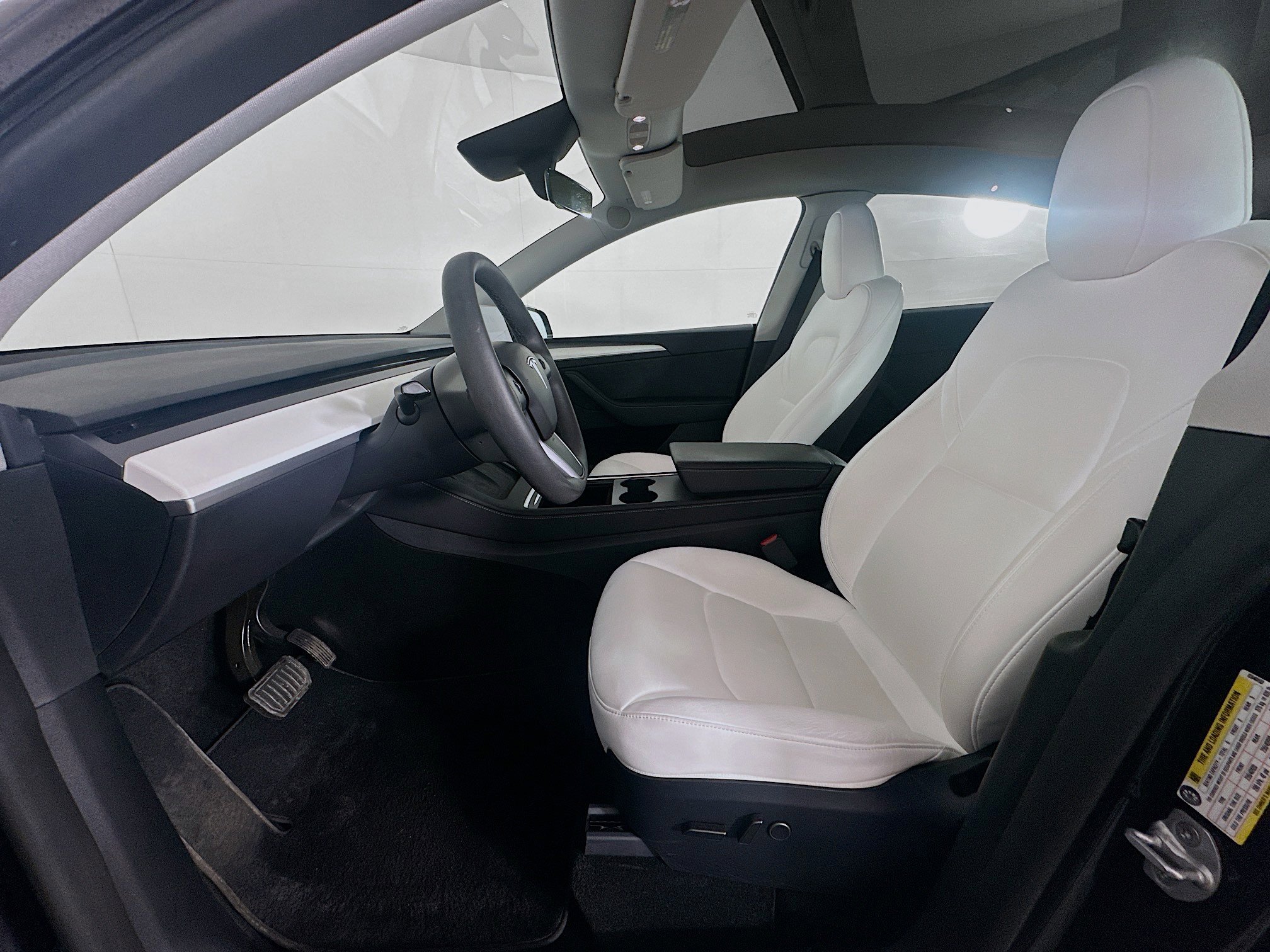 Used 2024 Tesla Model Y Long Range image 13