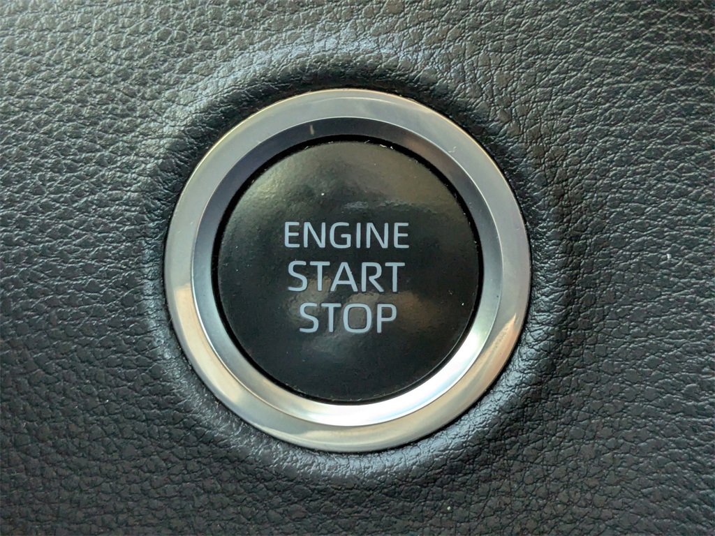 Used 2022 Toyota Tundra SR5 w/ SR5 Convenience Package image 26