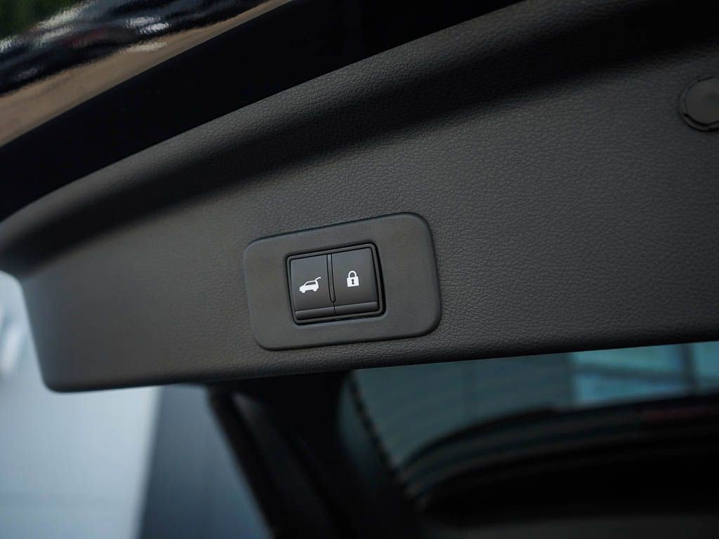 New 2025 Nissan Murano SL image 9