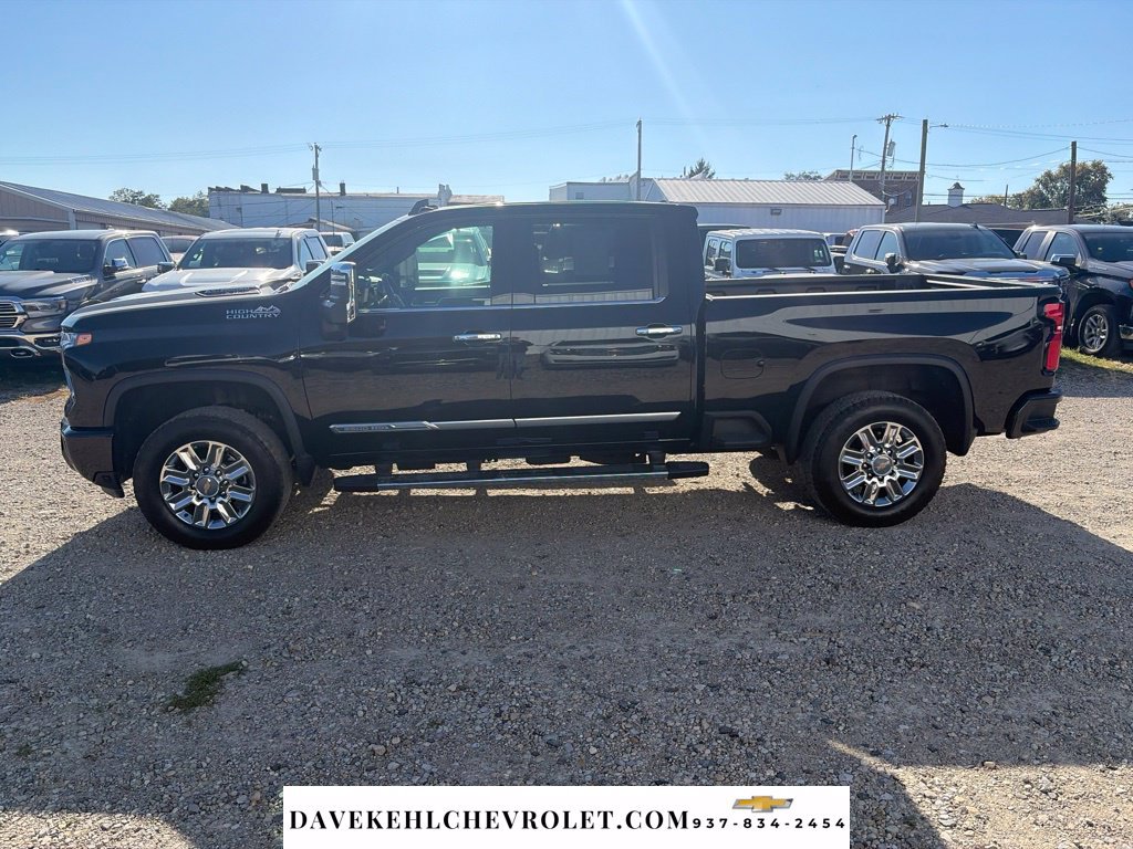 Used 2026 Chevrolet Silverado 2500 High Country w/ High Country Premium Package AWD/4WD image 3