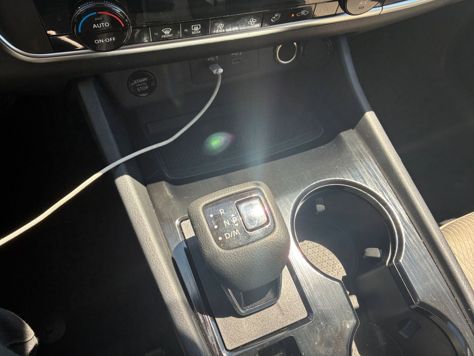 Used 2025 Nissan Rogue SV image 36