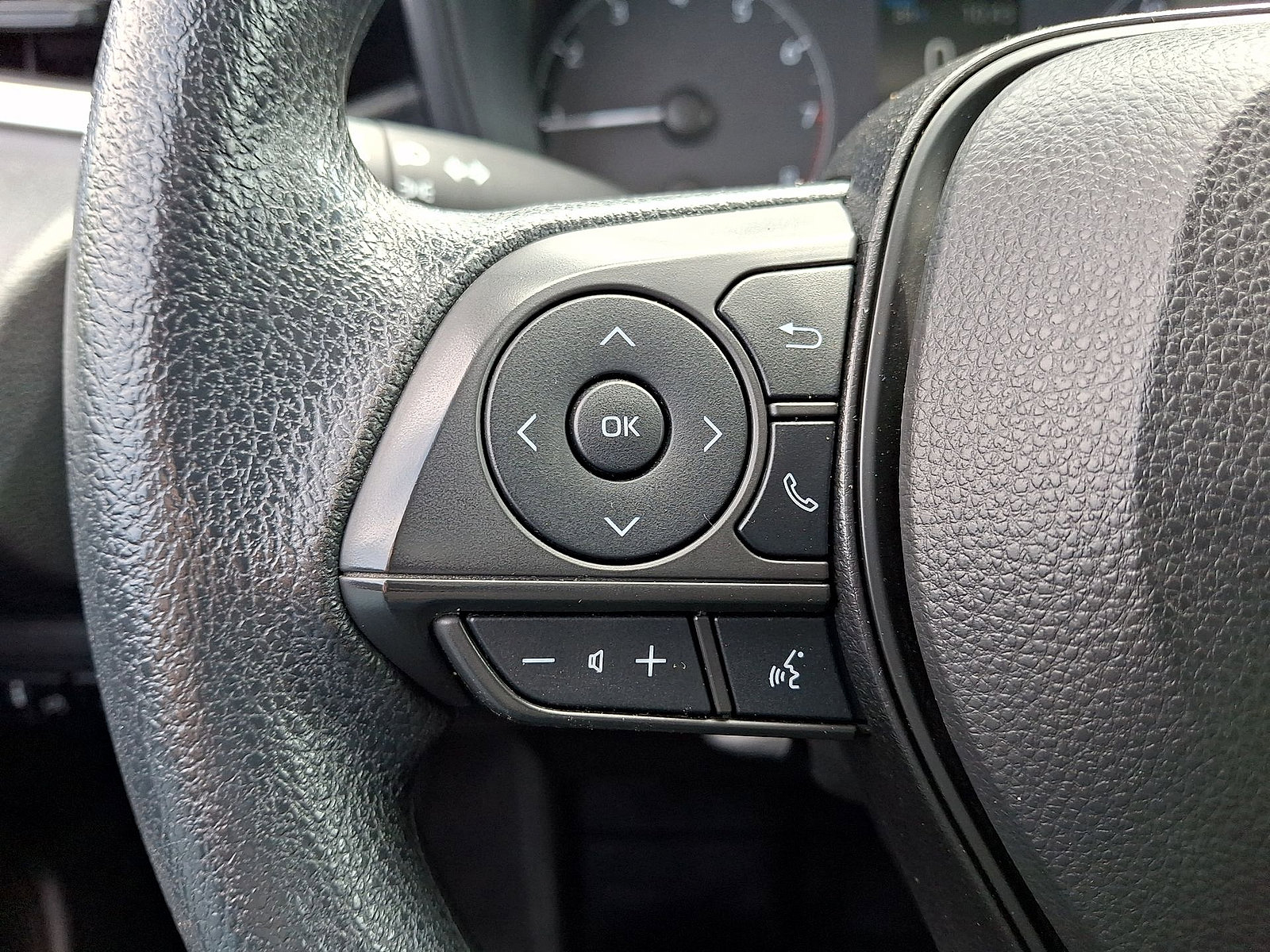 Used 2024 Toyota Corolla LE FWD image 17