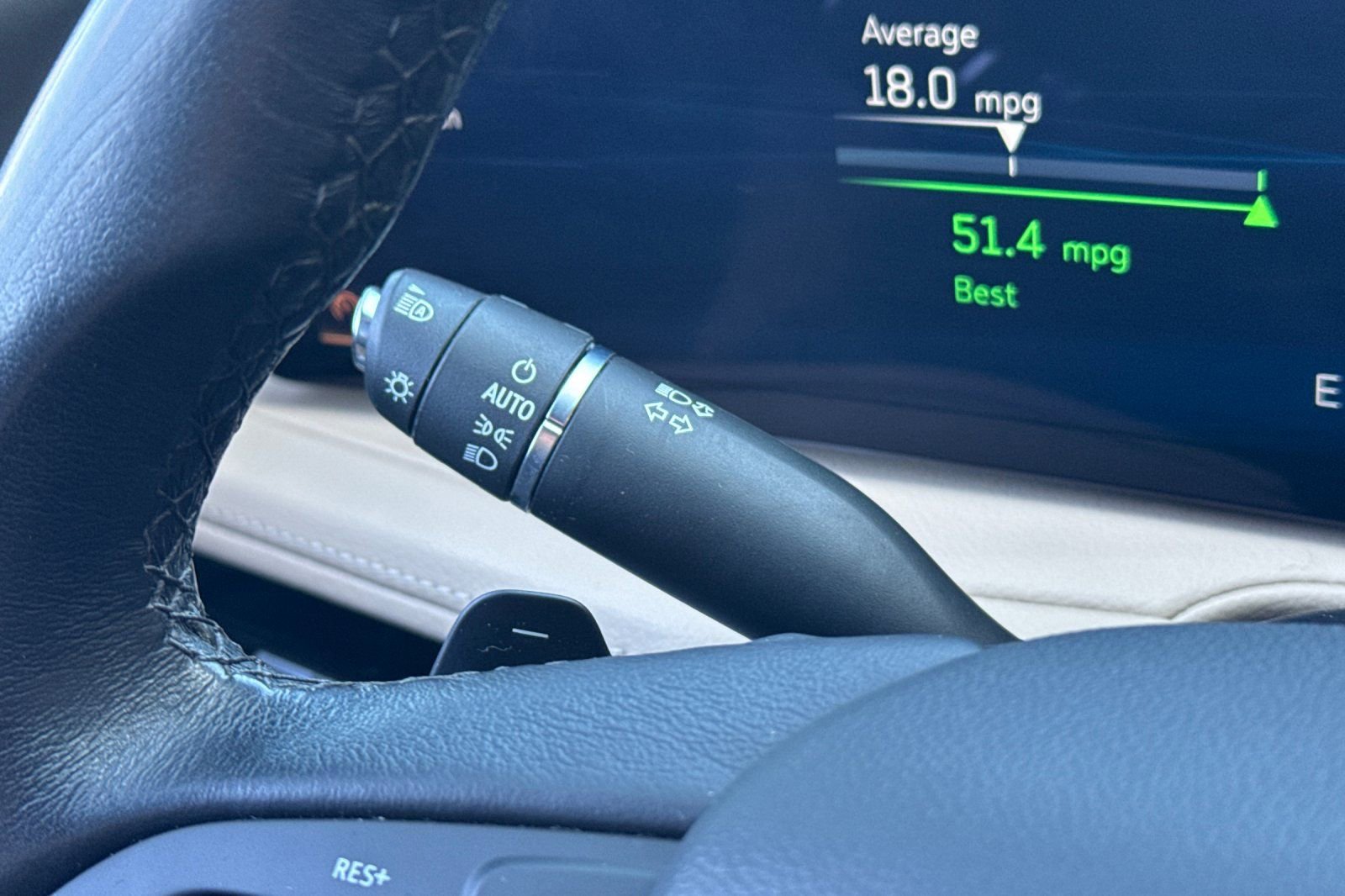 Used 2025 Cadillac XT4 Premium Luxury image 34