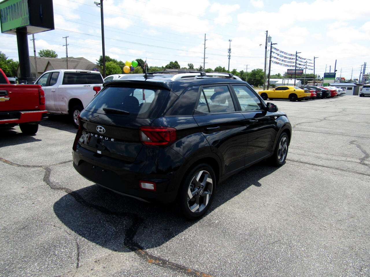 Used 2024 Hyundai Venue SEL image 7