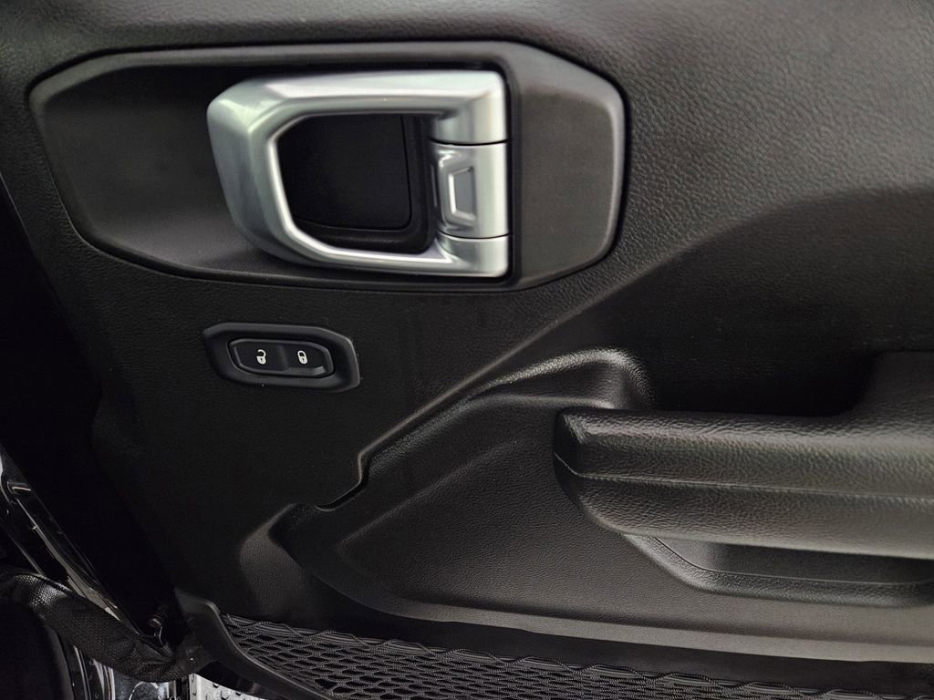 Used 2024 Jeep Wrangler Unlimited w/ Convenience Group image 31