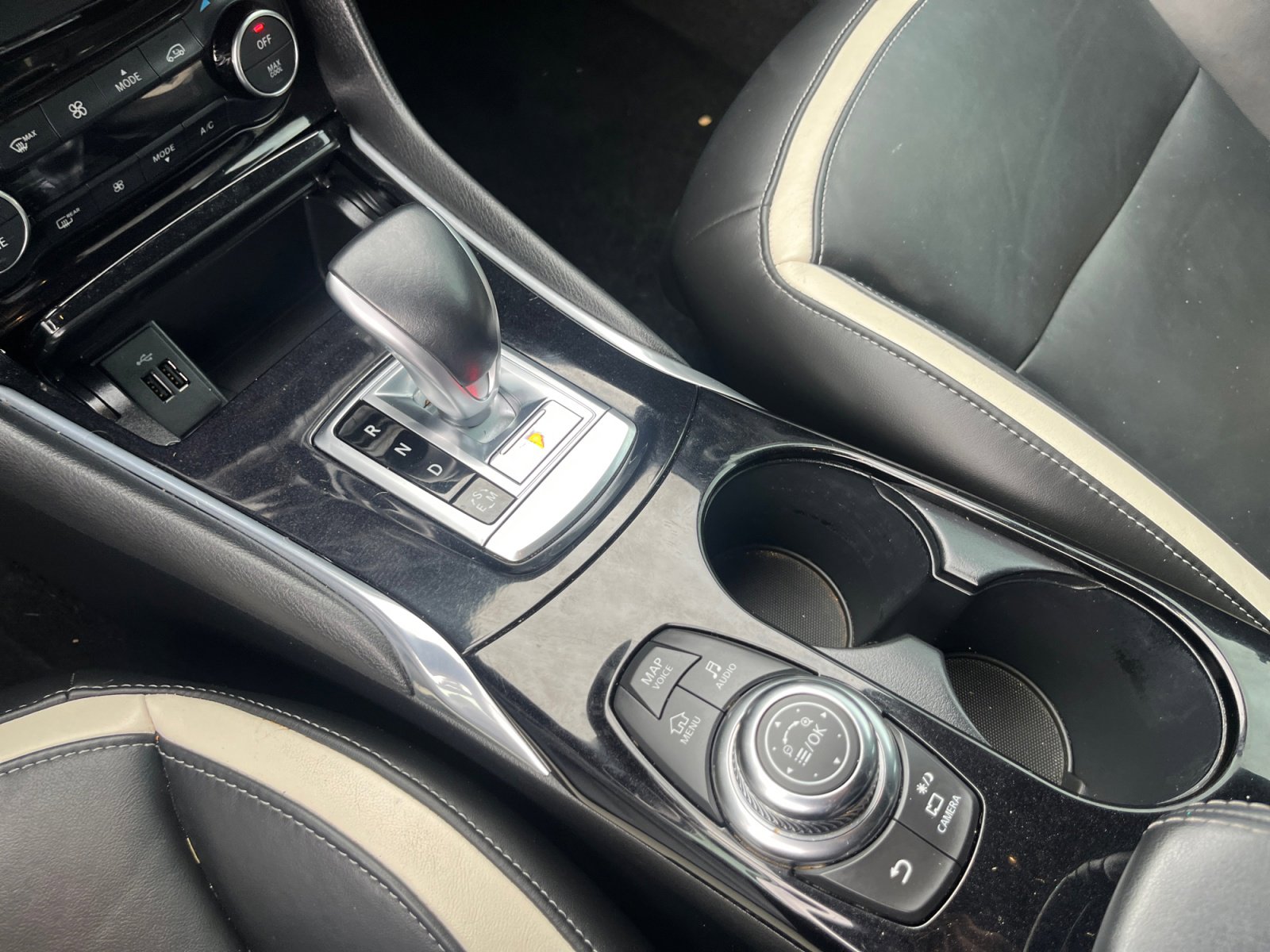 Used 2017 INFINITI QX30 Sport w/ Sport Leather Package image 31